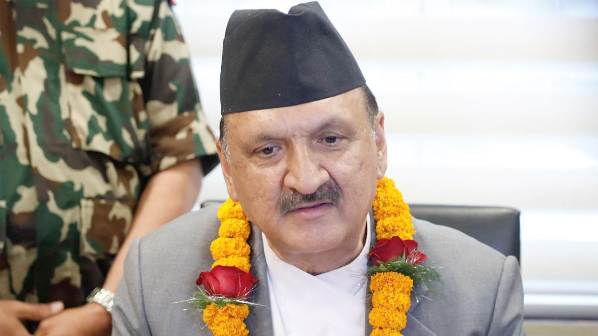 अर्थमन्त्री डा महतसँग अमेरिकी राजदूतको शिष्टाचार भेट